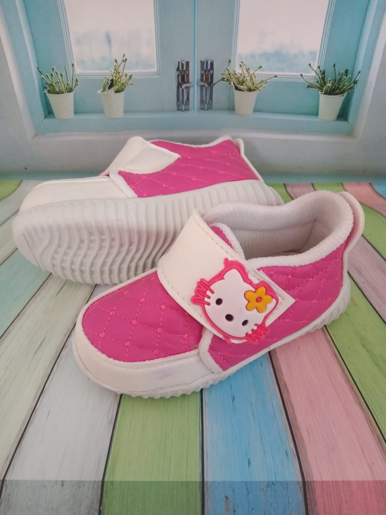 Sepatu Anak Perempuan  Hello Kitty  Sneakers Kids Shoes Sepatu Fashion Sepatu Anak Size 22-30 Usia 1-5 Tahun