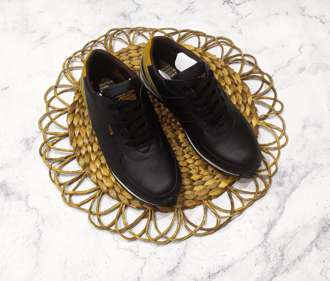 Sepatu Pria Sneakers bahan Kulit Asli Premium Sukaregang Garut
