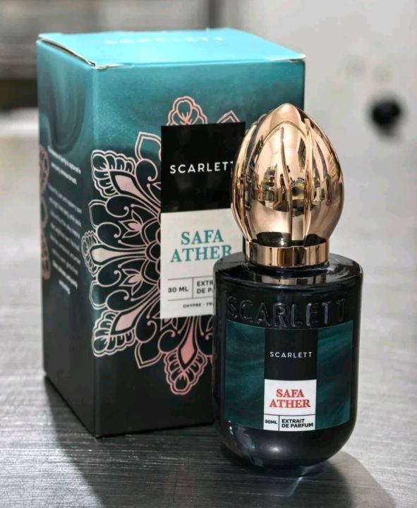 Parfum Scarlett Safa Ather 30 ml dengan tutup emas dan desain elegan. | Lazada Indonesia