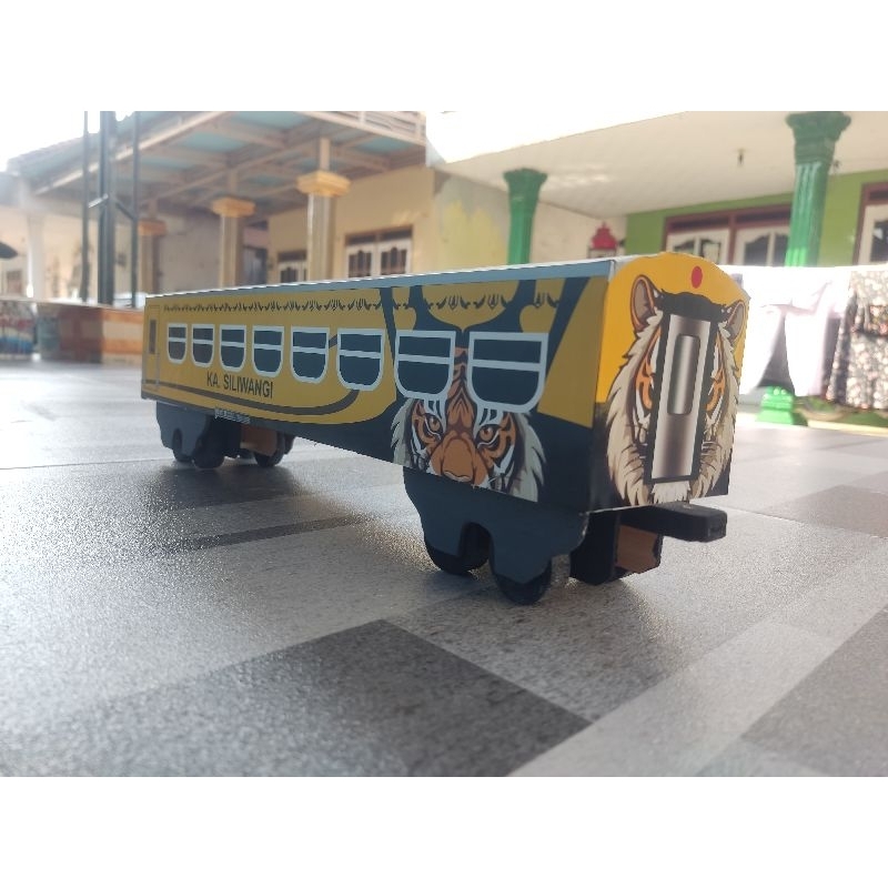 Jual miniatur kereta kayu gerbong KA siliwangi | Shopee Indonesia