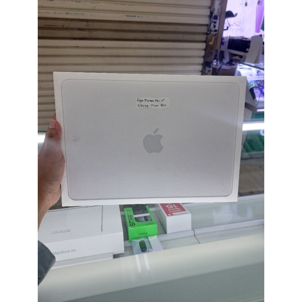 Apple Macbook Neo 13" Inch 8/512GB SSD Silver New Garansi IBOX