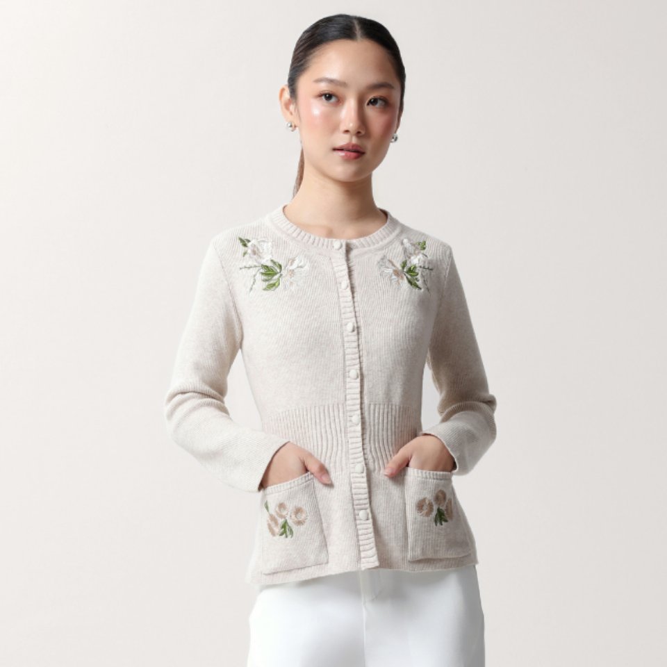 Jual KUKAI | Eloise Cardigan - Cardigan Knit Wanita dengan Floral Embroidery Elegan | Shopee Indonesia