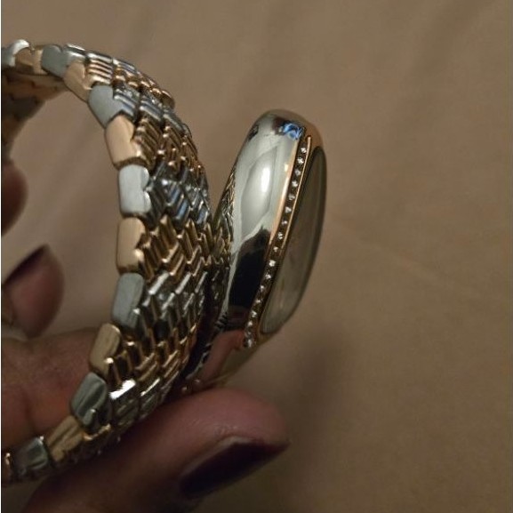 Jual Jam Tangan Wanita Motif Bvlgari Serpenti Tubogas Lilit 2 Tone Gold Silver Full Berlian - Fashion | Shopee Indonesia