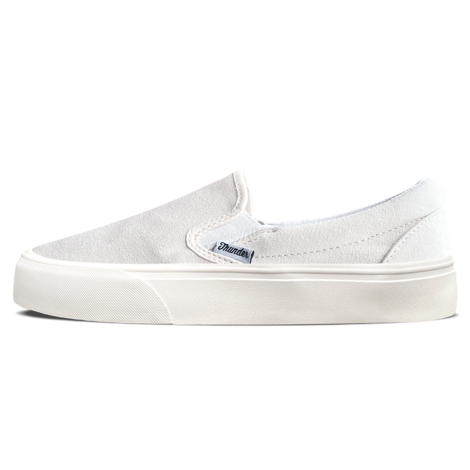 Semangat Abis Sepatu Thunderbear Slip On Voltaire Off White