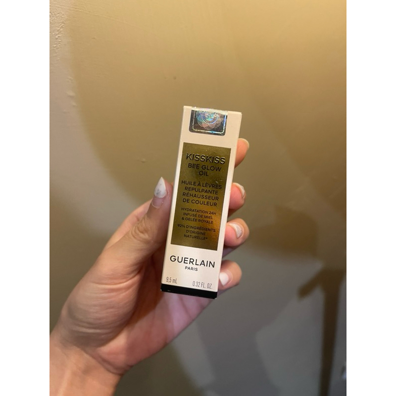 Jual GUERLAIN KissKiss Bee Glow Lip Oil | Shopee Indonesia