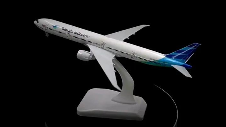 Miniatur Pesawat Garuda Indonesia Boeing 777-300ER | Lazada Indonesia