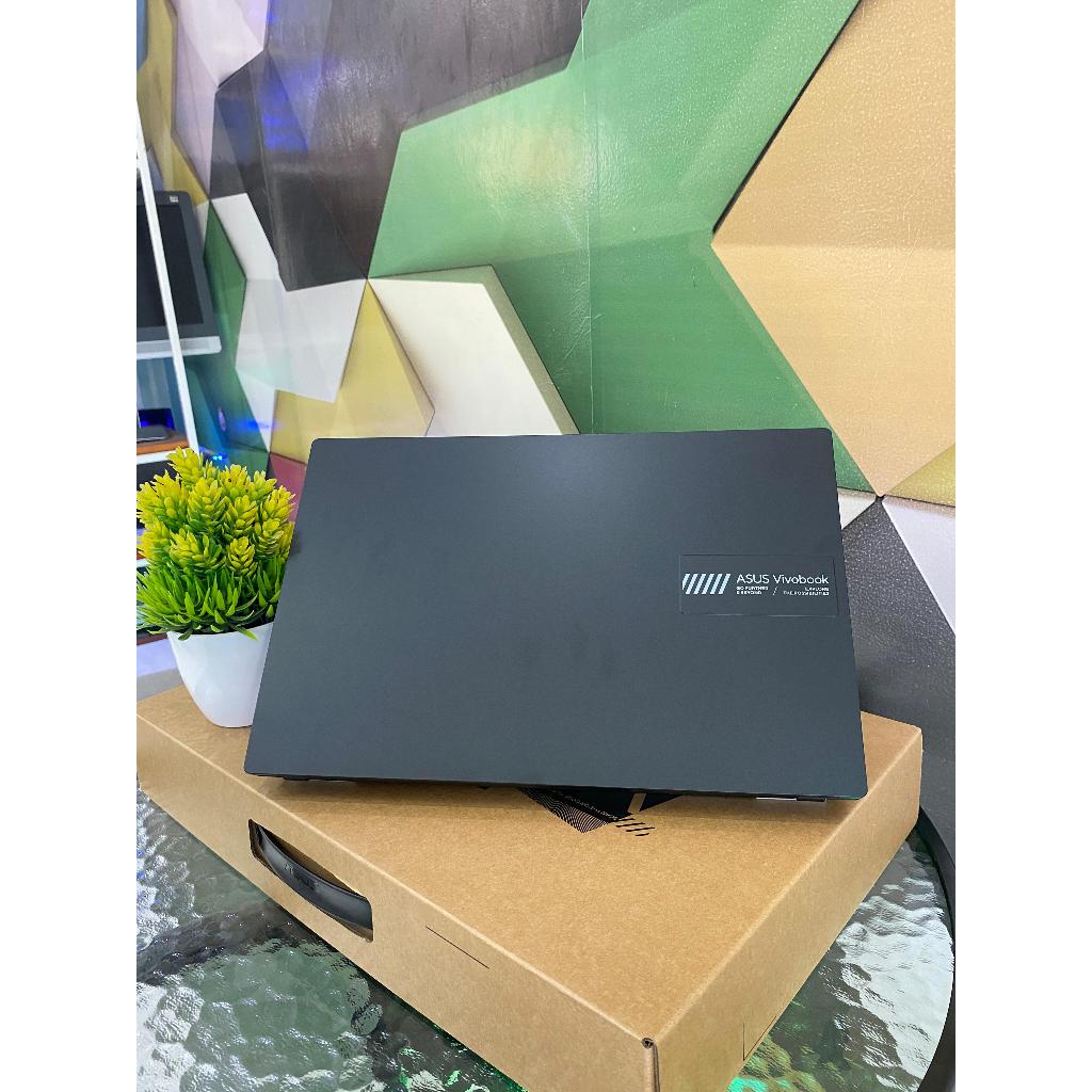Asus Vivobook Go 14 E1404F / AMD Ryzen R3-7320U / SSD 256 / RAM 8GB DDR4
