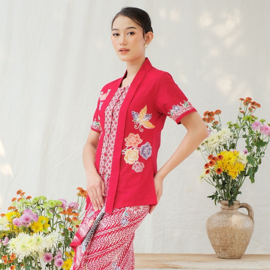 Kebaya kutubaru encim batik naura lengan pendek meradelima katun merah