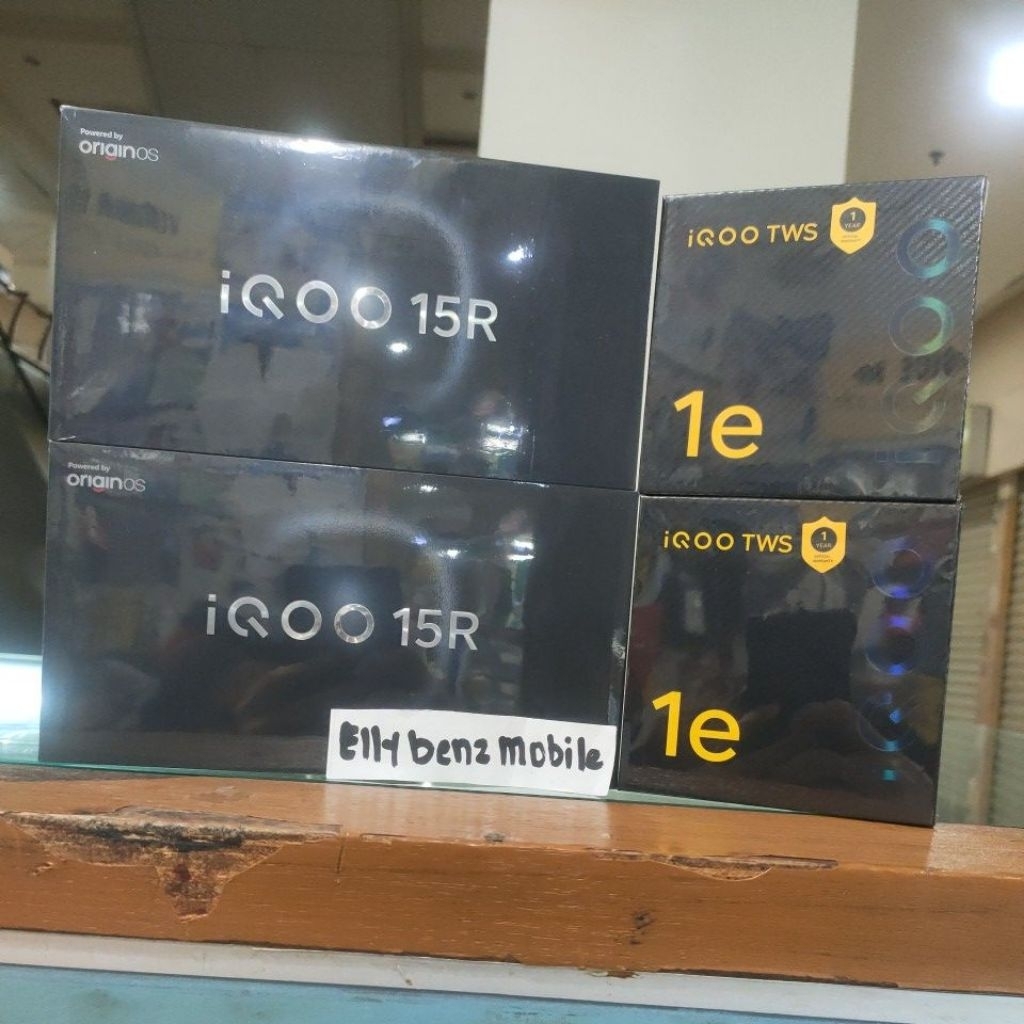 vivo iQOO 15R - Snapdragon 8 Gen5, 100W FlashCharge, 144FPS Gaming, 6.5K VC Cooling System
