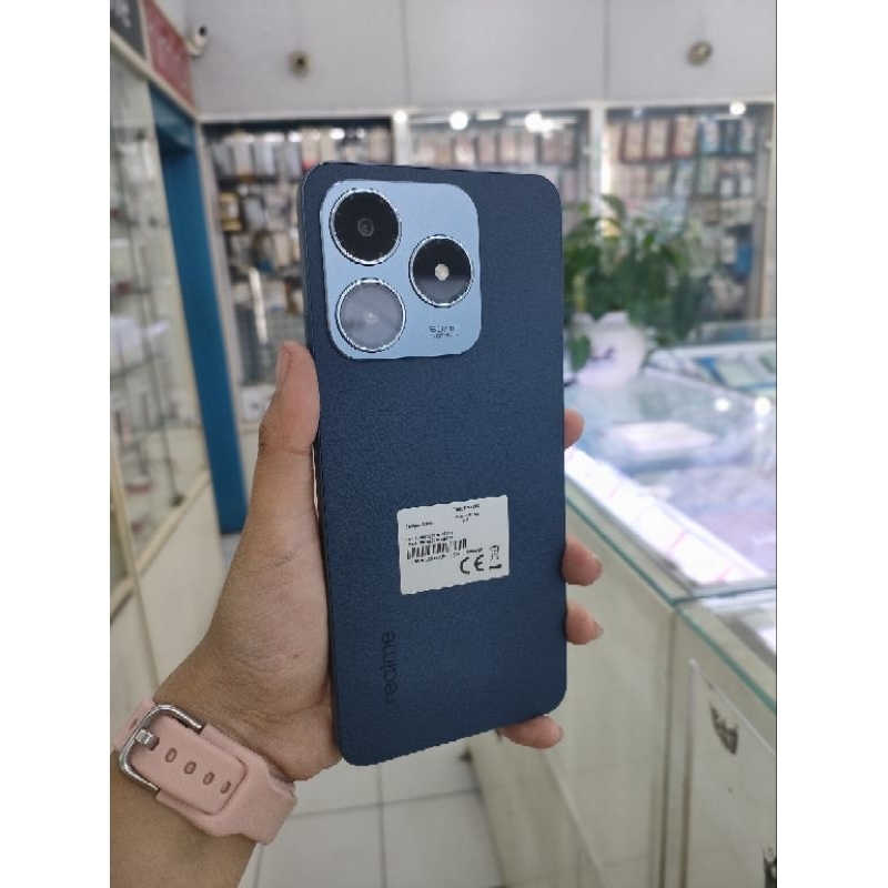 Realme C63